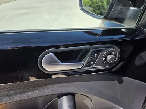 Used 2013 Volkswagen Beetle 2.0T FWD image 11