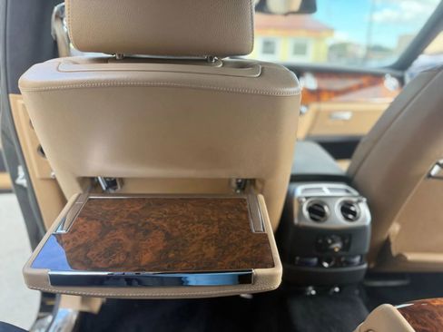 Used 2010 Rolls-Royce Ghost image 35