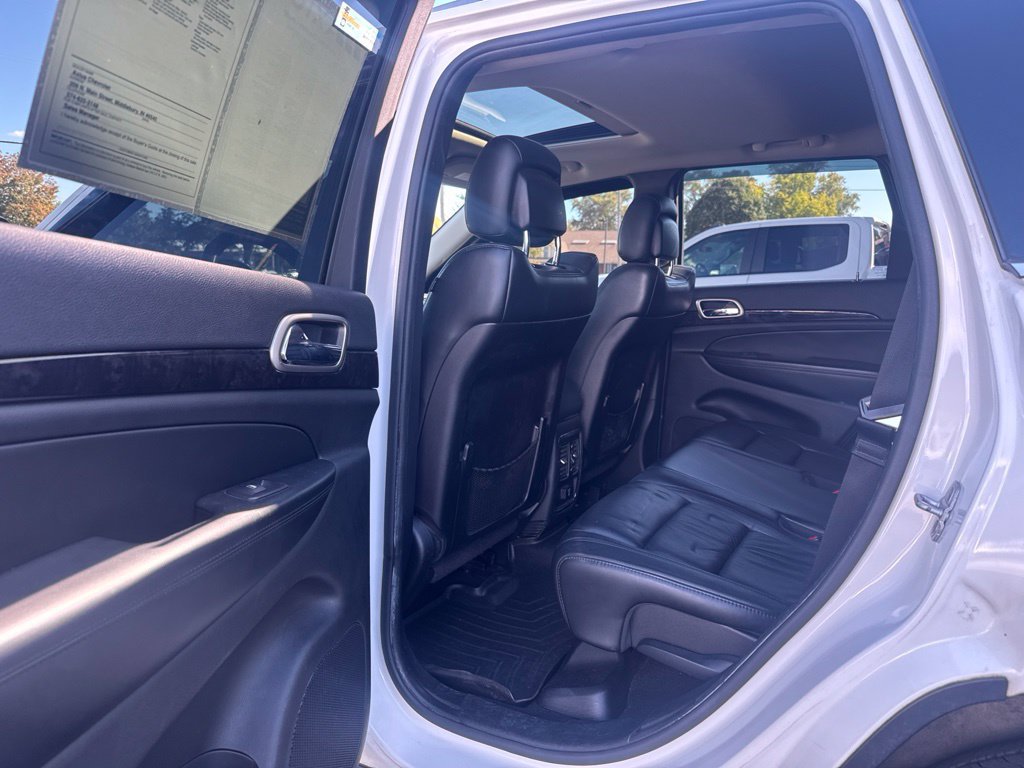 Used 2012 Jeep Grand Cherokee Laredo AWD/4WD image 15
