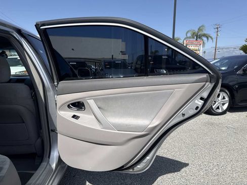 Used 2009 Toyota Camry FWD image 18