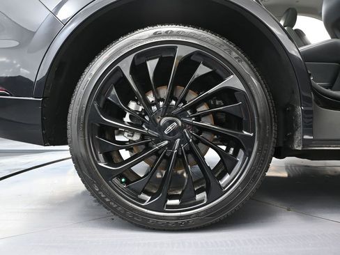 Used 2025 Lincoln Aviator Reserve w/ Jet Appearance Package image 16