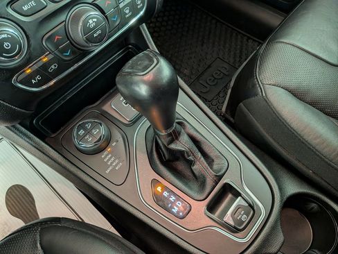 Certified 2021 Jeep Cherokee Trailhawk w/ Premium Leather Package image 29