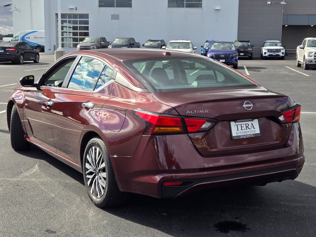 Used 2024 Nissan Altima 2.5 SV FWD image 13