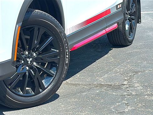 Used 2024 Mitsubishi Eclipse Cross LE image 3