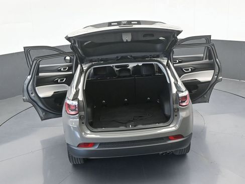 Used 2022 Jeep Compass Limited image 67