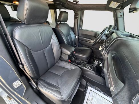 Used 2018 Jeep Wrangler Unlimited Sahara image 17