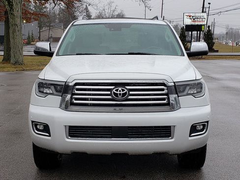 Used 2022 Toyota Sequoia Platinum image 7