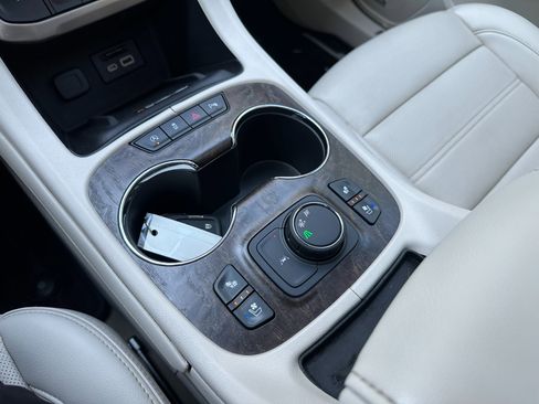 Used 2022 GMC Acadia Denali w/ Denali Technology Package image 55