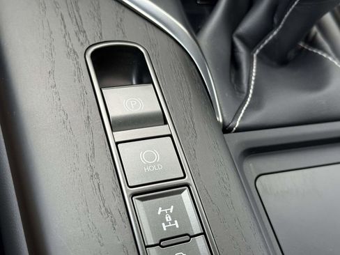 Used 2025 Lexus LX 600 4WD w/ Luxury Package image 24