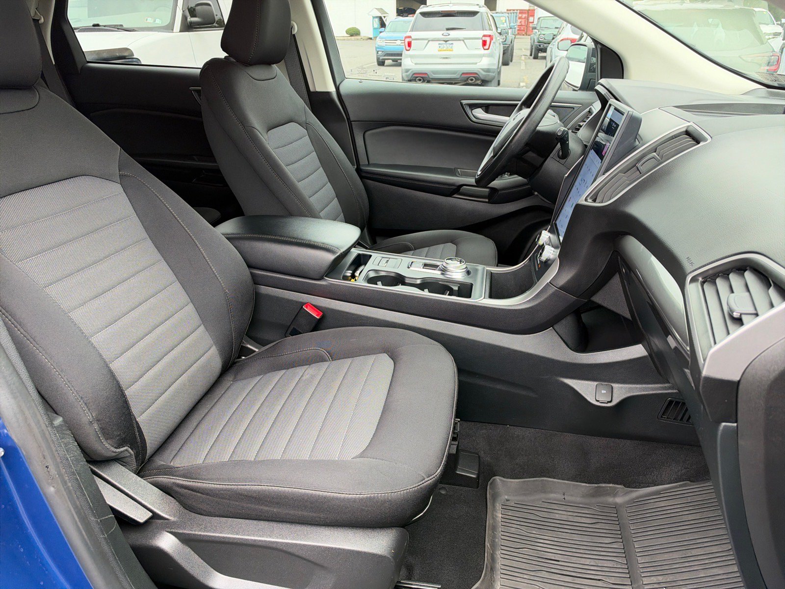Certified 2024 Ford Edge SE w/ Black Appearance Package AWD/4WD image 17