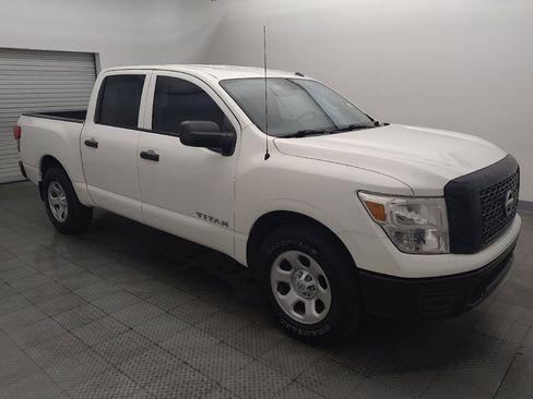 Used 2019 Nissan Titan S AWD/4WD image 11