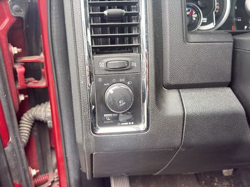 Used 2015 RAM 1500 Laramie w/ Convenience Group AWD/4WD image 17