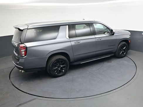 Used 2021 Chevrolet Suburban Premier w/ Premium Package image 37