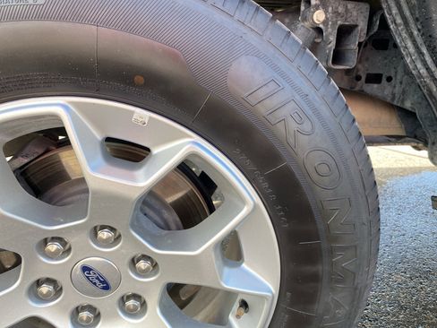 Used 2023 Ford F150 XLT image 3