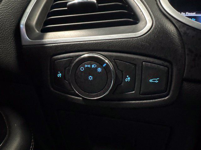 Used 2017 Ford Edge Titanium w/ Equipment Group 301A AWD/4WD image 22