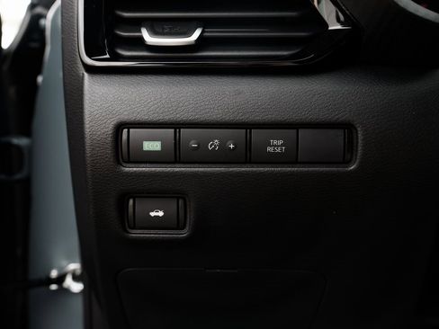 New 2025 Nissan Sentra SV image 18