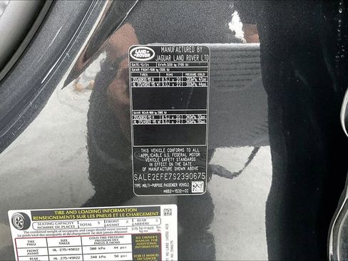 Used 2025 Land Rover Defender 110 X-Dynamic SE image 17