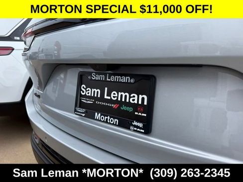 New 2025 Jeep Grand Cherokee Limited w/ Black Appearance Package image 11