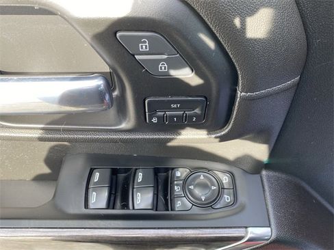 Used 2021 Chevrolet Silverado 2500 LTZ w/ LTZ Convenience Package image 13