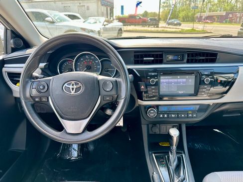 Used 2016 Toyota Corolla LE FWD image 15