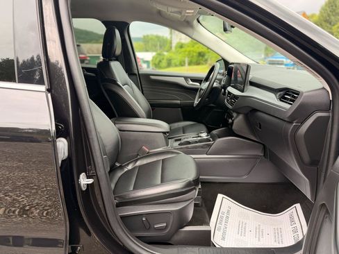 Used 2025 Ford Escape Platinum AWD/4WD image 20