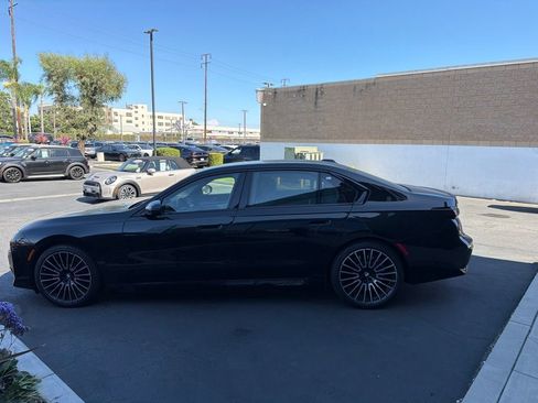 Used 2026 BMW i7 xDrive60 w/ M Sport Package RWD image 10