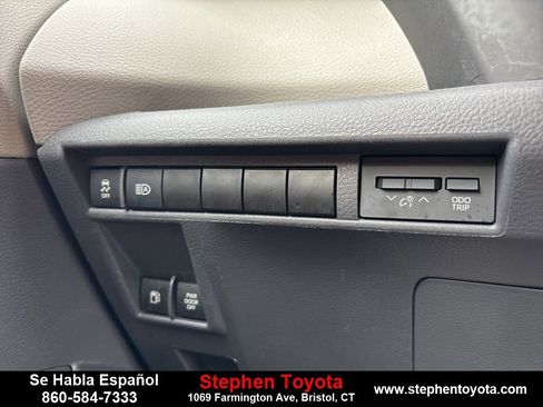 Used 2024 Toyota Sienna LE image 17