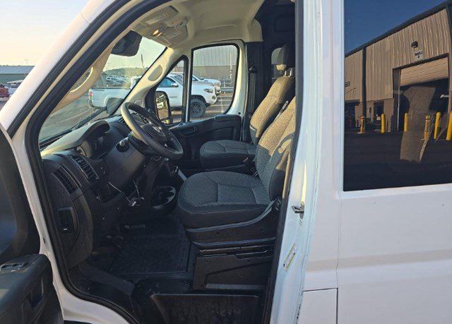 Used 2025 RAM ProMaster 2500 w/ Crew Van Package FWD image 5