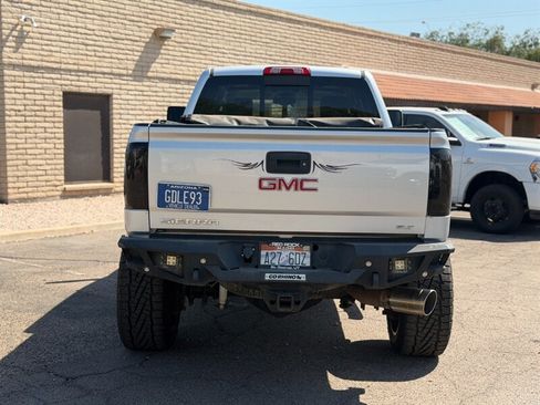 Used 2018 GMC Sierra 2500 SLT w/ Duramax Plus Package AWD/4WD image 4