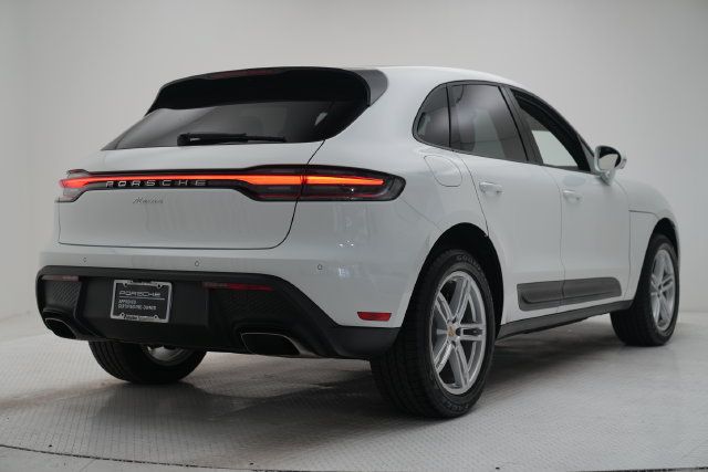 Certified 2026 Porsche Macan AWD/4WD image 18