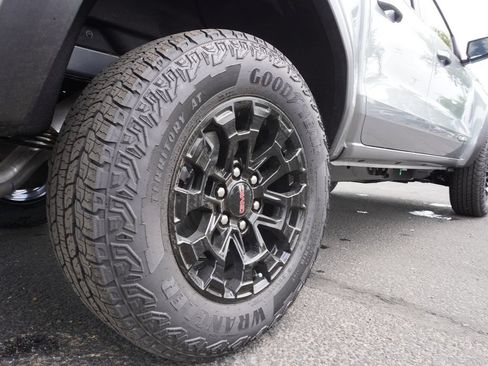 New 2026 GMC Canyon Elevation w/ Convenience Package RWD image 6
