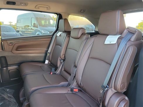New 2026 Honda Odyssey Touring image 13