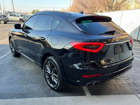 Used 2018 Maserati Levante image 5