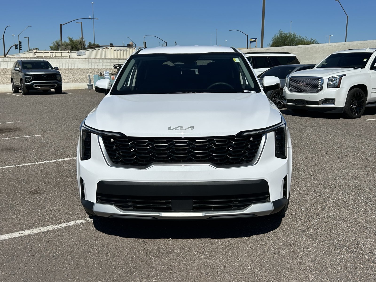 Used 2025 Kia Sorento LX FWD image 8