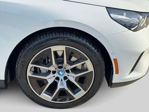 Certified 2025 BMW i5 xDrive40 w/ Premium Package AWD/4WD image 9