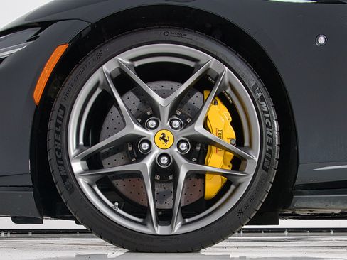 Certified 2021 Ferrari Roma RWD image 17