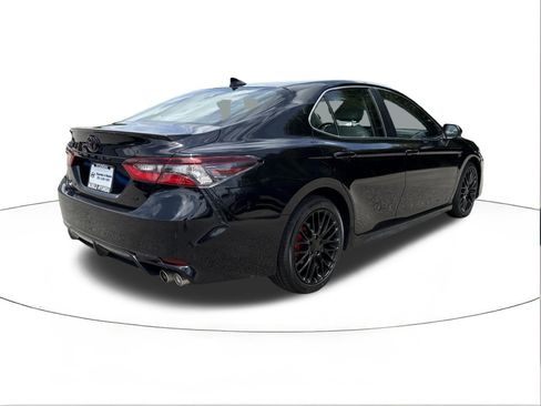 Used 2024 Toyota Camry SE w/ Convenience Package FWD image 3