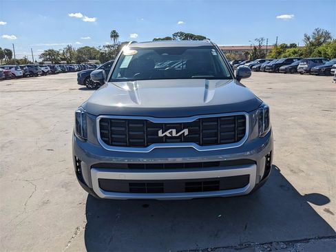 Used 2024 Kia Telluride S w/ S Sunroof Package image 4