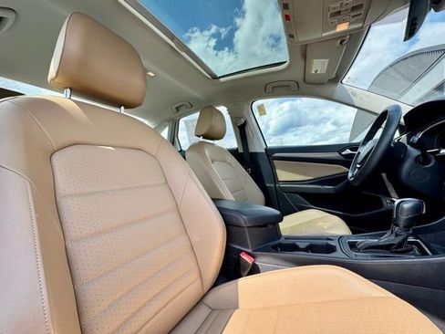 Used 2021 Volkswagen Jetta SEL image 9