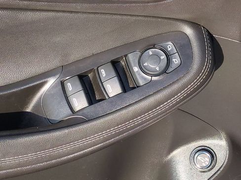 Used 2023 Buick Encore GX Select w/ Sport Touring Package FWD image 21