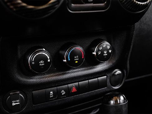 Used 2016 Jeep Wrangler Unlimited Sport image 21