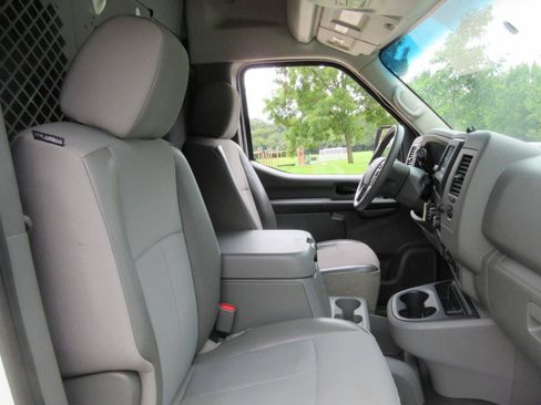 Used 2021 Nissan NV 2500 SV RWD image 32