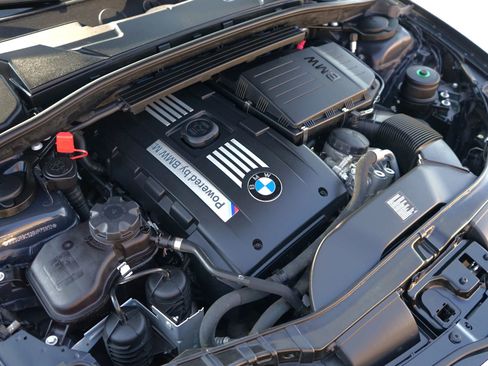 Used 2011 BMW 1 Series M image 39