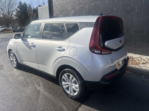 Used 2020 Kia Soul LX image 7