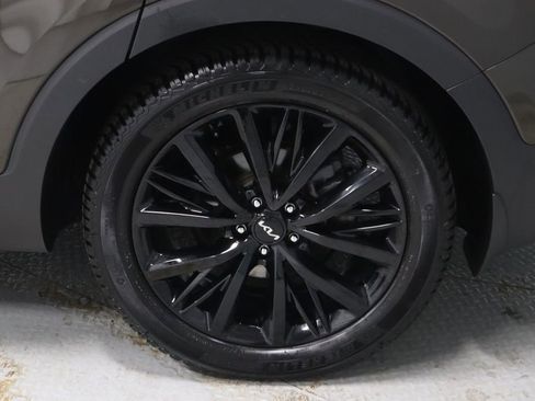Used 2022 Kia Telluride SX w/ SX Prestige Package AWD/4WD image 16