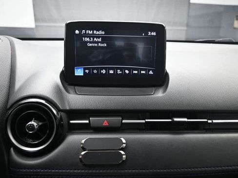 Used 2019 Toyota Yaris LE image 11