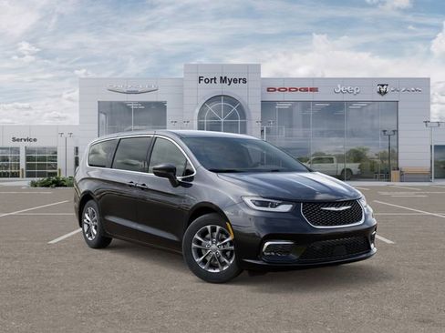 New 2026 Chrysler Pacifica Select FWD image 5