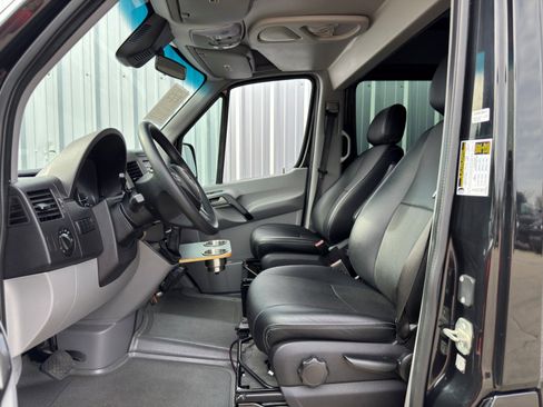 Used 2018 Mercedes-Benz Sprinter 2500 image 15