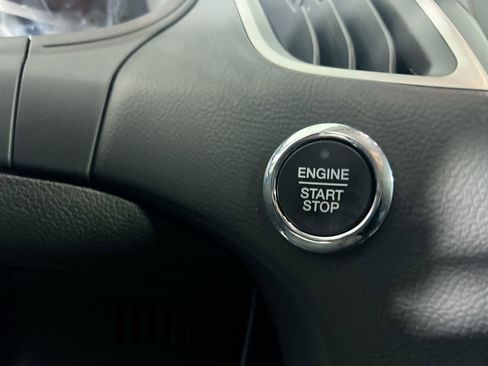 Used 2022 Ford Edge SE w/ Black Appearance Package image 22