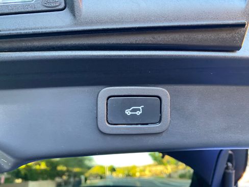 Used 2020 Jaguar I-PACE S image 8